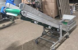 Ленточный L-образный конвейер для термопластавтомата для Группы компаний «ИНКОЭР» - фото 5