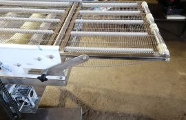 Сетчатый конвейер для транспортировки наггетсов при обжарке - фото 4