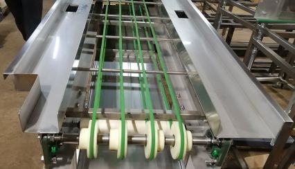 Ременной конвейер для перемещения вафельных листов на резку для компании «ИНОКС» из г. Пермь