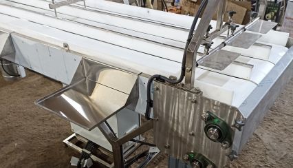 Конвейеры для перемещения и наполнения лотков с едой для компании Яндекс.Еда (Яндекс.Шеф)